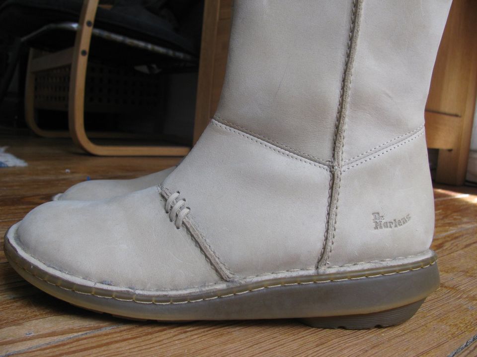 Dr Martens Stiefel 3A63 creme weiß Wildleder Gr.41 (42) Rarität in Flensburg