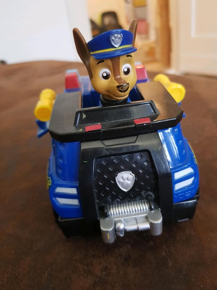 Paw Patrol Chase Transforming Police Cruiser in Berlin