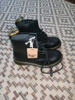 Doc Martens Dr. Martens NEU Gr. 39  8- Loch schwarz matt Niedersachsen - Wilhelmshaven Vorschau