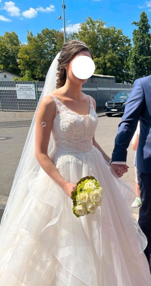Brautkleid in Uhingen