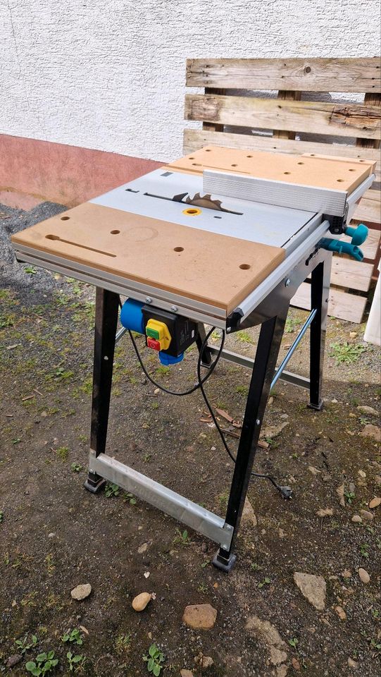 Wolfcraft Maschinentisch mit separater Handkreissäge in Langenselbold