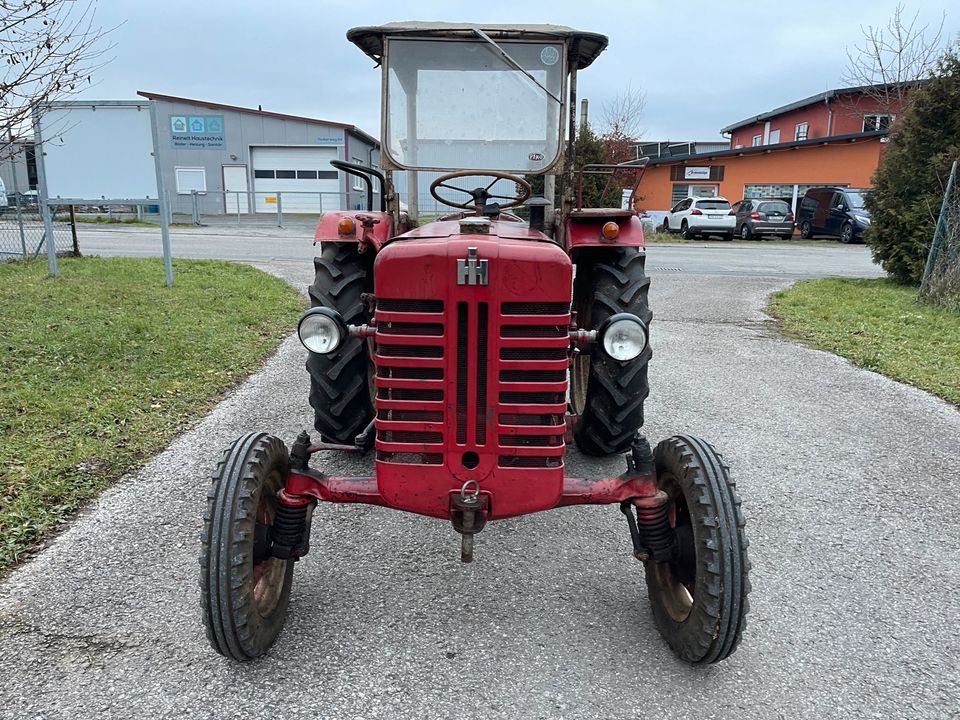 IHC ,Mc Cormik D 324 Traktor in Igersheim