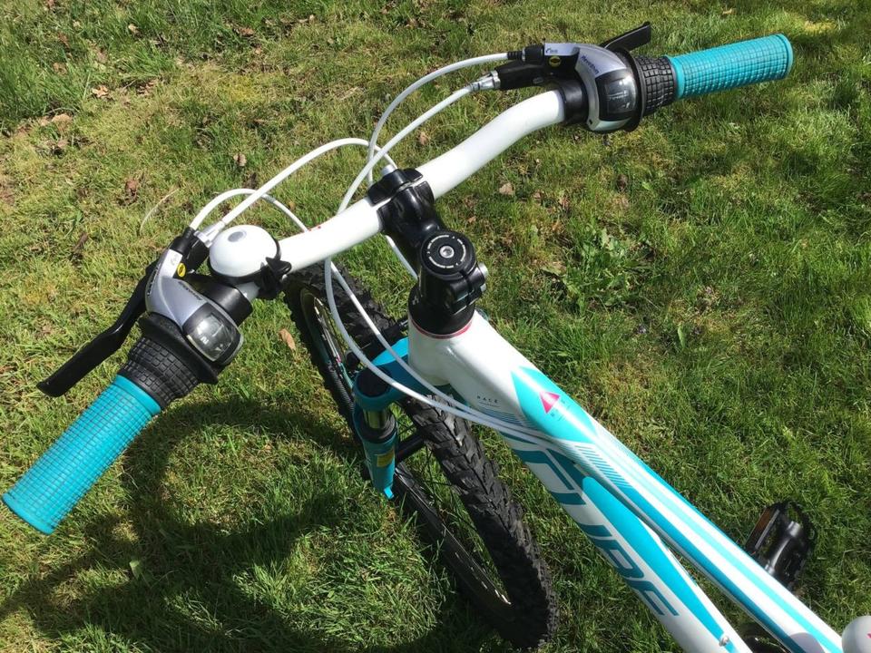 MTB Cube Race 24 Zoll Kinderfahrrad Kid 240 Mountainbike 24" in Nossen