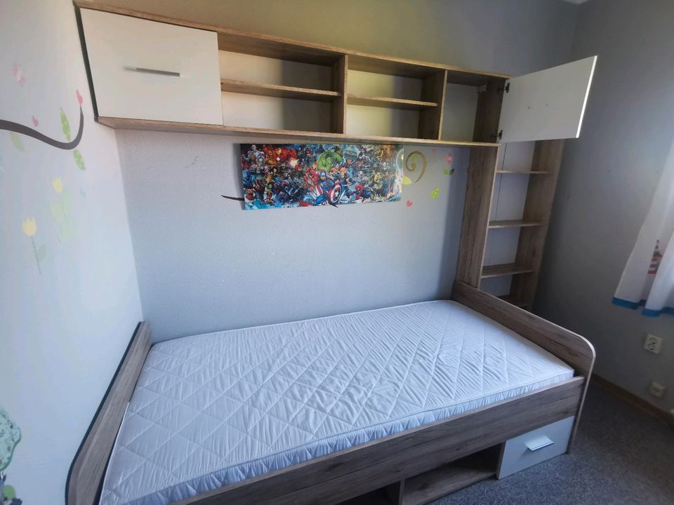 Kinder / Jugendzimmer / Bett in Porta Westfalica