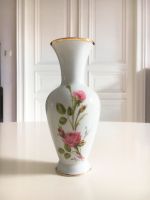 Weiße Vase Porzellan mit Goldrand und Rosenmotiv von KPM Düsseldorf - Friedrichstadt Vorschau