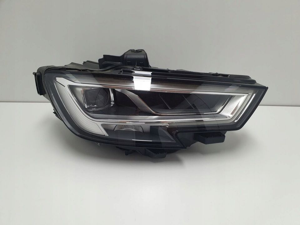 SCHEINWERFER AUDI A3 FACELIFT FULL LED MATRIX 8V0941036 RECHTS in Neu-Isenburg