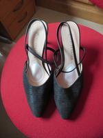 Peter Kaiser Schuhe Gr. 37,5 Pumps schwarz Leder mit Stoff bezoge Nordrhein-Westfalen - Velbert Vorschau