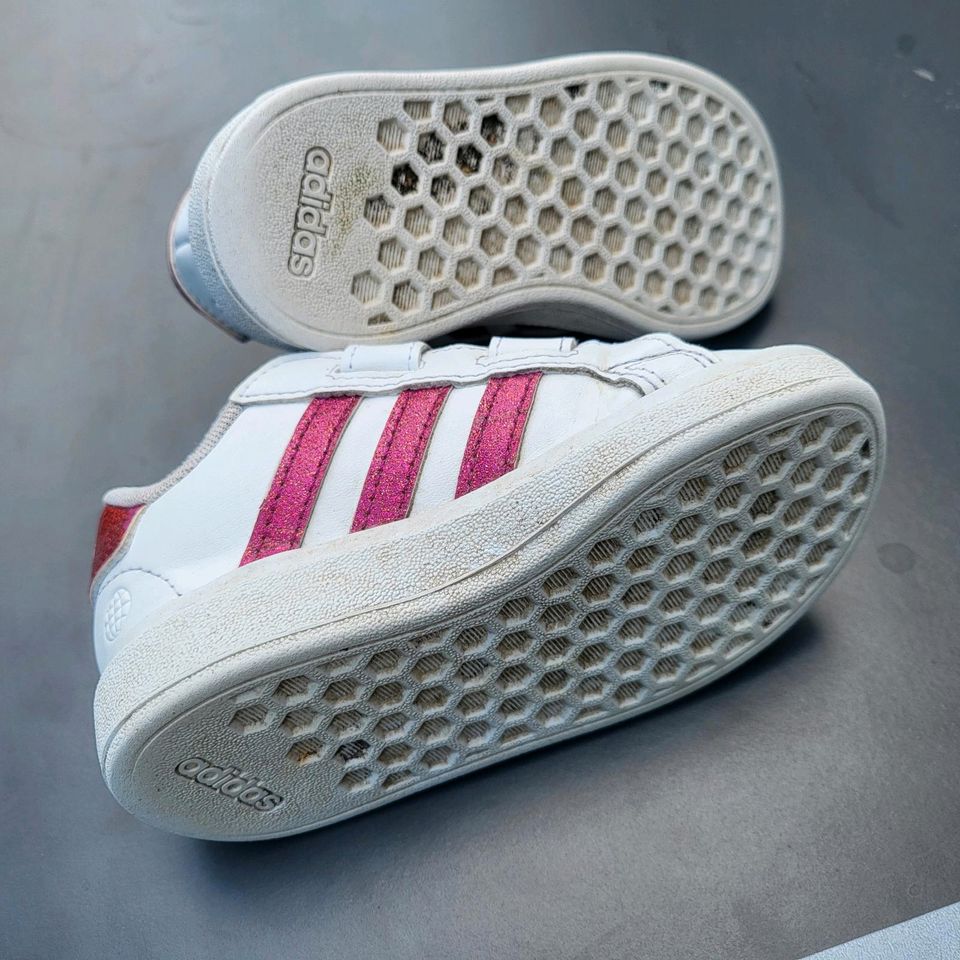 Adidas Größe 23 in Herne