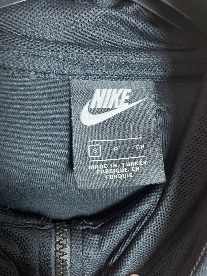 Gr.S Hoodie Nike Pullover Trainingsjacke in Oftersheim