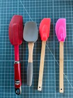 4 Stück Set lange Spatel Gummi Holz Metall Rot Kitchen Aid, div. Niedersachsen - Müden Vorschau