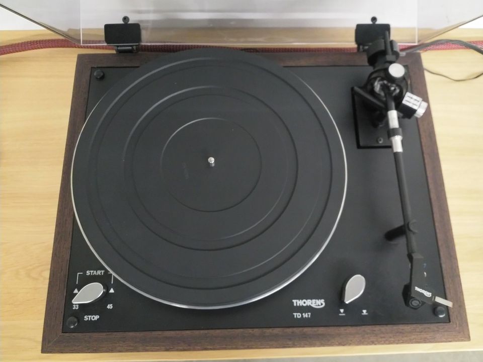 Thorens TD 147 mit Wengezarge in Siegburg