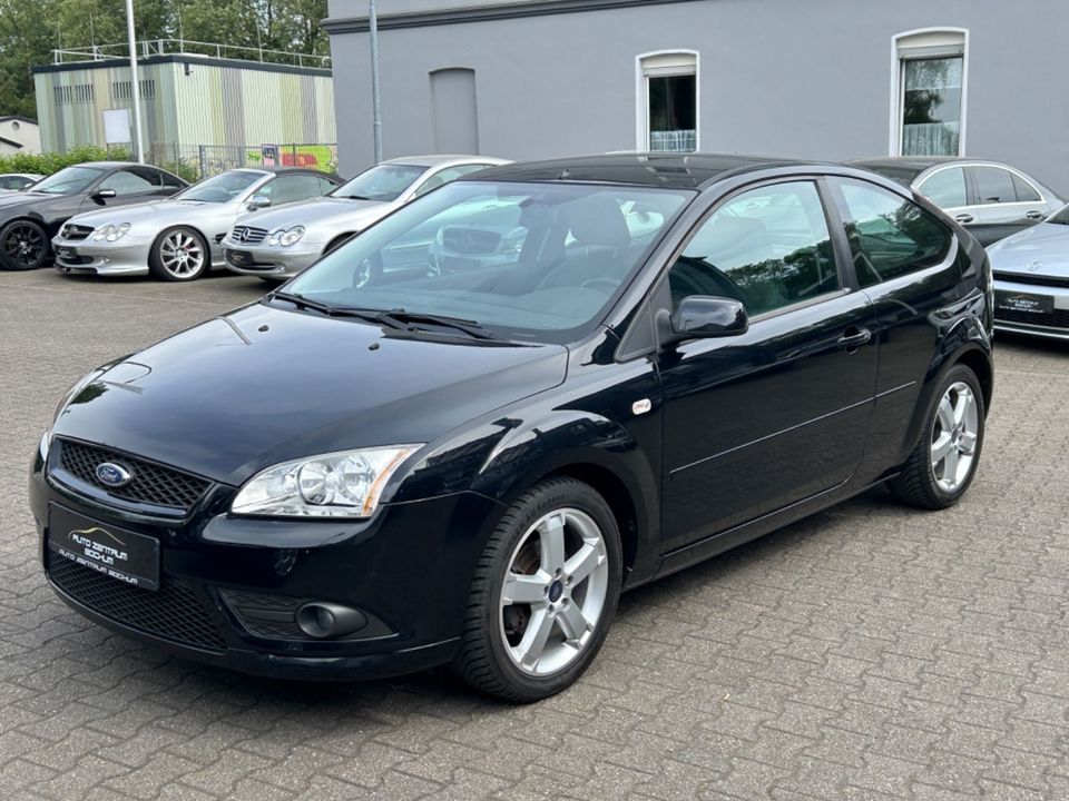 Ford Focus Lim. Style Klima Tempomat MFL Scheckheft in Bochum