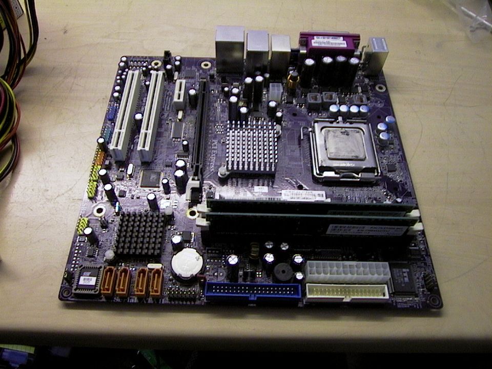 Mainboard Bundle Pentium 4 ECS RC415T-AMS in Denkendorf