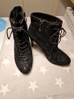 Schicke Tamaris Schnür-Stiefeletten, Größe 39, schwarz Hessen - Obertshausen Vorschau