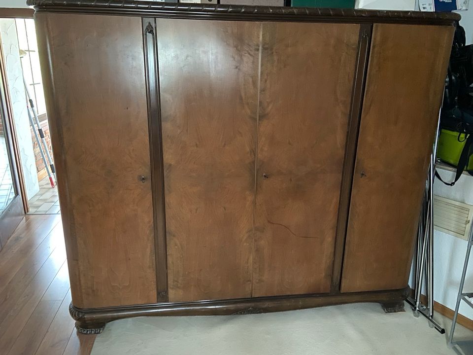 Kleiderschrank Biedermeier Style in Eichelhardt