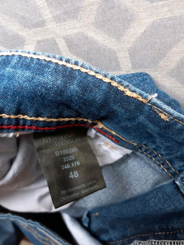 NEU! Jeans Herren Gr. 48 Henson&Henson gerade Form in Dauchingen