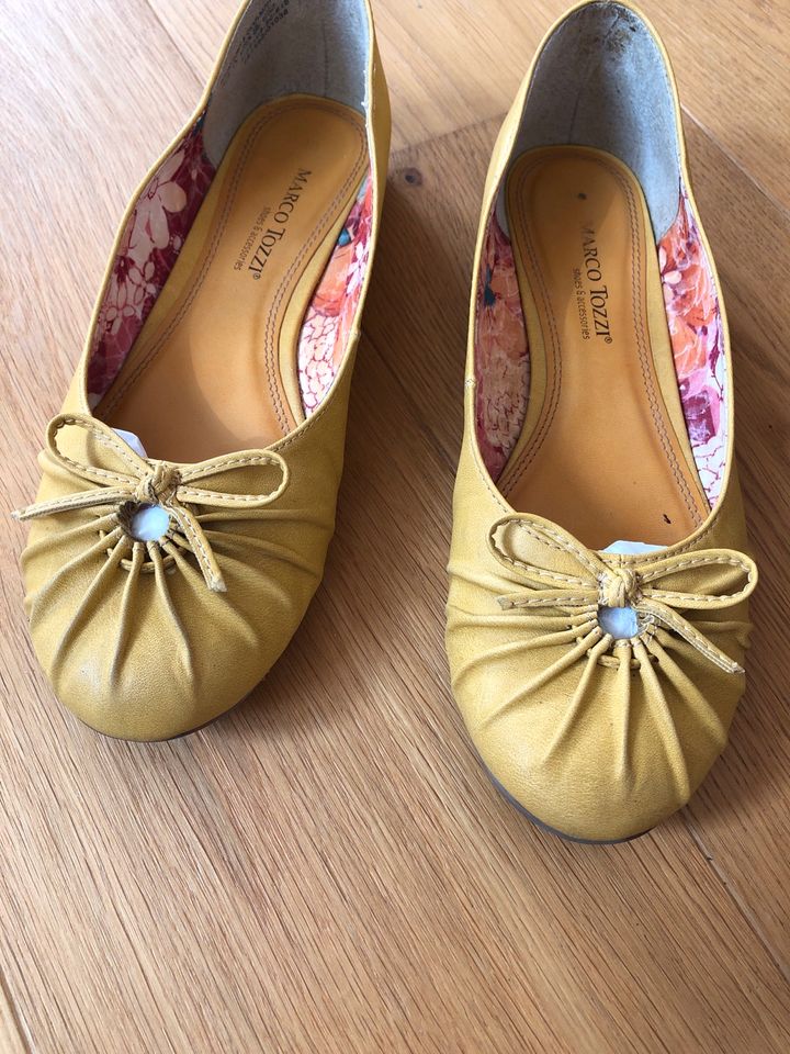 Sommerlich gelbe Damenschuhe / Ballerina fast neu in Söchtenau