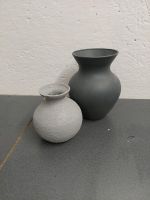 2 graue Vasen guter Zustand Baden-Württemberg - Balingen Vorschau