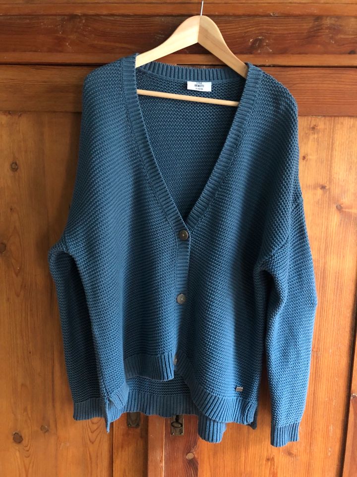 Damen Strickjacke taubenblau/ rauchblau, Gr. XL in Karlsruhe