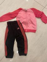 Adidas Trainingsanzug Gr 2-3 Jahre / 98 Niedersachsen - Dielmissen Vorschau