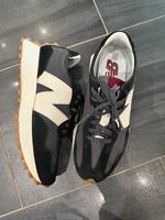 New Balance WS 327 Sneaker gr. 40,5 in schwarz Nordrhein-Westfalen - Hagen Vorschau