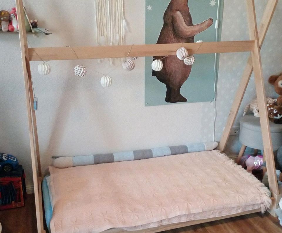 Tipi Bett Kinderbett Haus-Bett Neuwertig mit Matratze in Lutherstadt Wittenberg