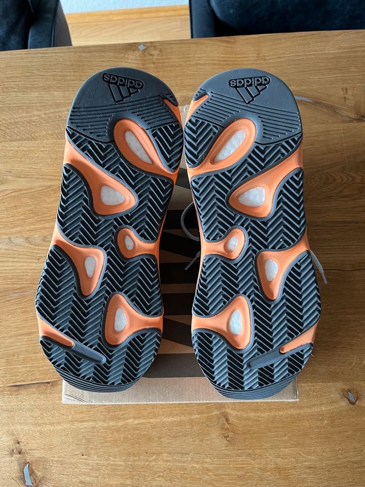 How to wash deals yeezy boost 35