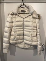 Calvin Klein Damen Daunen Jacke eierschalen weiß schimmernd Gr. S Nordrhein-Westfalen - Bergisch Gladbach Vorschau