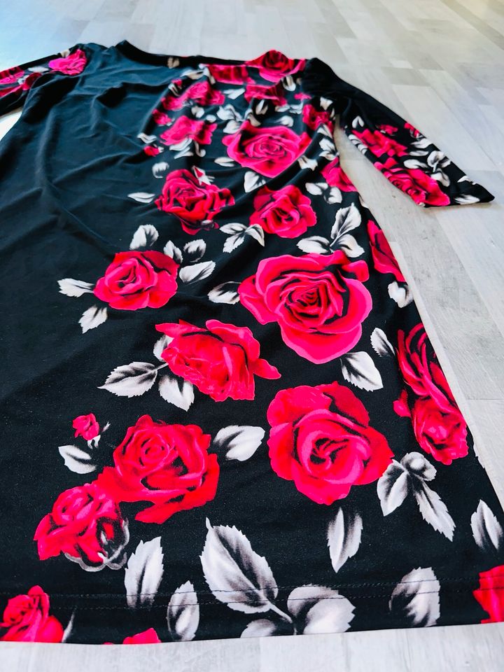 Wunderschönes Abendkleid gr.44 Kleid Rosenkleid Rosen Etuikleid in Treuchtlingen