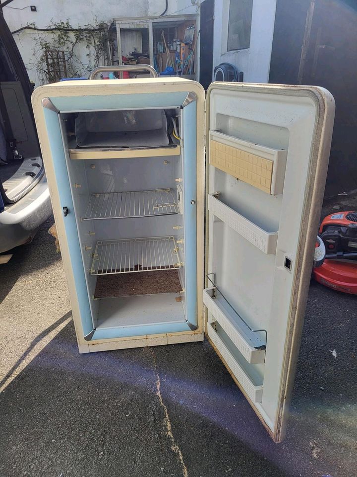 AEG Vintage Kühlschrank 50er in Holzminden