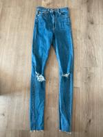 Blaue Asos Denim Jeans mit Löchern an den Knien (Größe 25/36) Aachen - Aachen-Haaren Vorschau