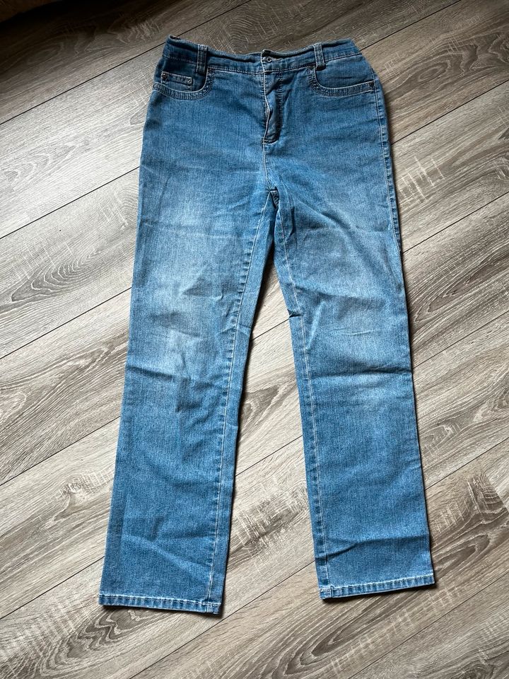 y2k straight leg jeans in Bielefeld