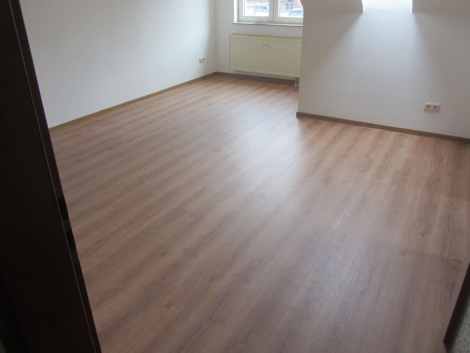 Schöne helle 2 - Zimmer Wohnung im 2. OG zu vermieten in Gemünden a. Main