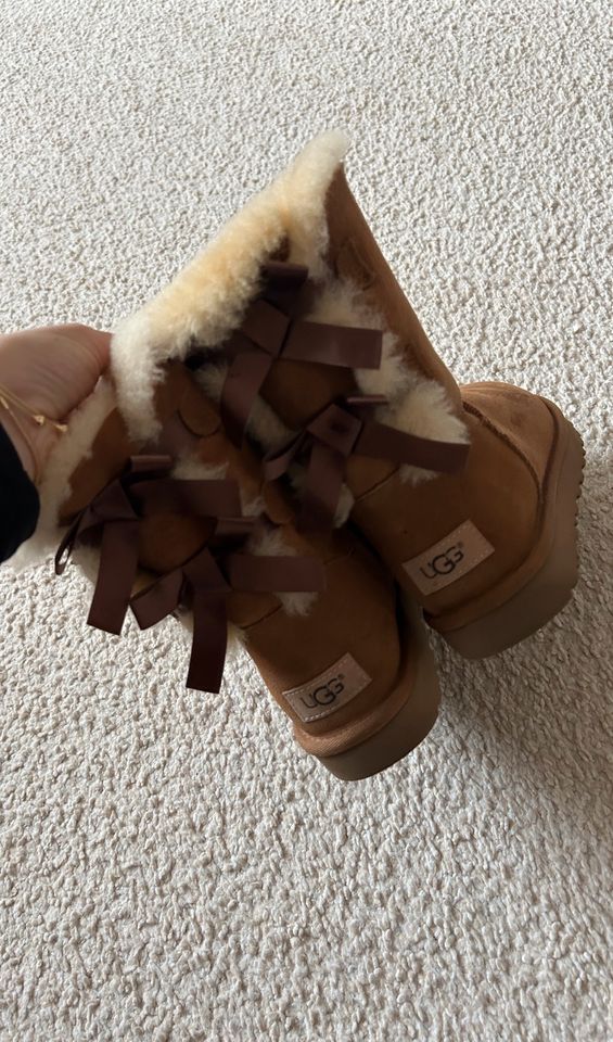 UGG BOOTS in Braun in Raunheim