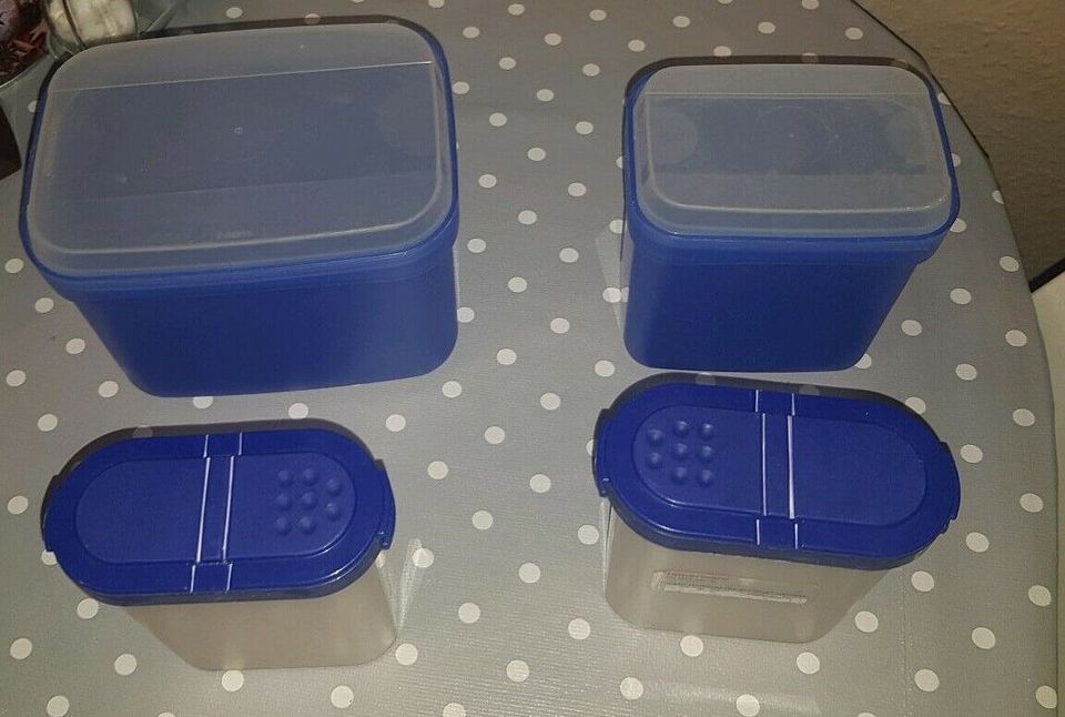 Verkaufe 2xGewürzzwerge v.Tupperware mit einem 270ml Behälter in Kiel