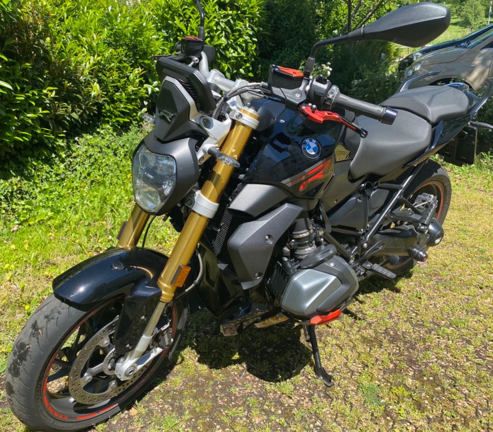 BMW R1250R  blackstorm metalic Garantie bis 04/25 in Friedrichshafen