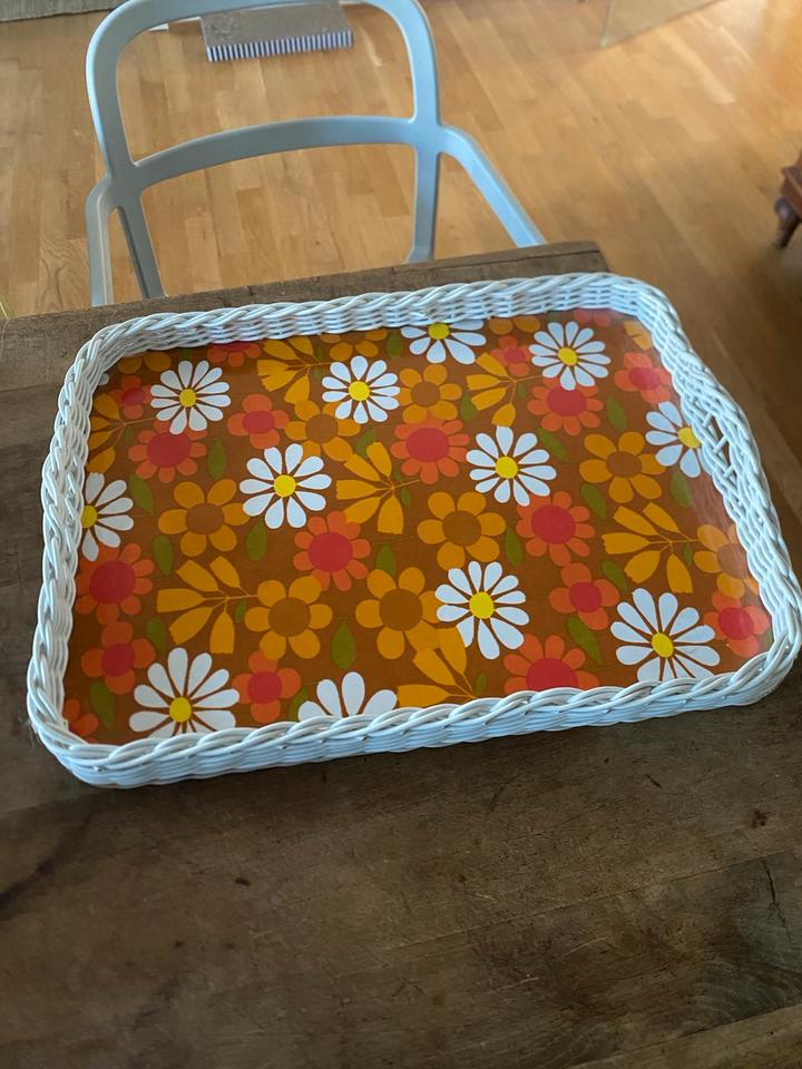 Vintage Tablett groß 70er Jahre wie neu flower power orange in Landau in der Pfalz