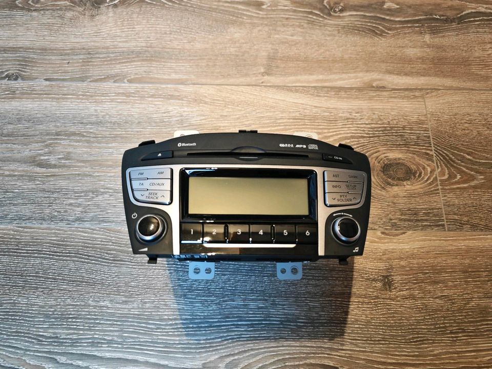 HYUNDAI IX35 OEM Autoradio Radio Bluetooth 96160-2Y230TAN in Saalfeld (Saale)