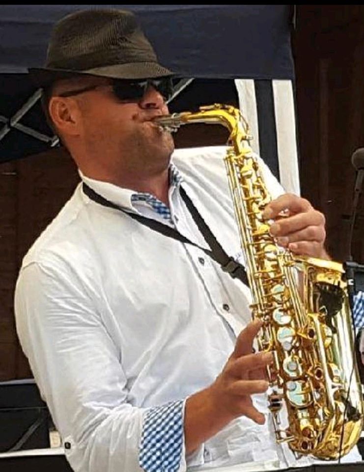 Saxophonist sucht Band in Nassau