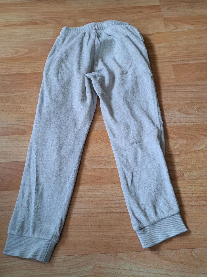 H&M Jogginghose Frottee grau Gr. 116 in Hameln