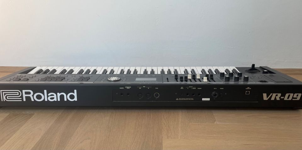 Roland VR-09-B V-Combo Keyboard in München