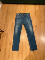 Blue Jeans Herren Replay W 30 Neu Hamburg-Nord - Hamburg Eppendorf Vorschau