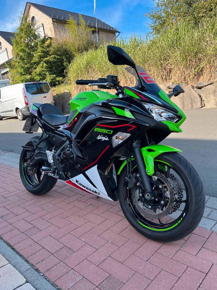 Kawasaki Ninja 650 KRT Edition *IXIL ABGASANLAGE* in Gladenbach