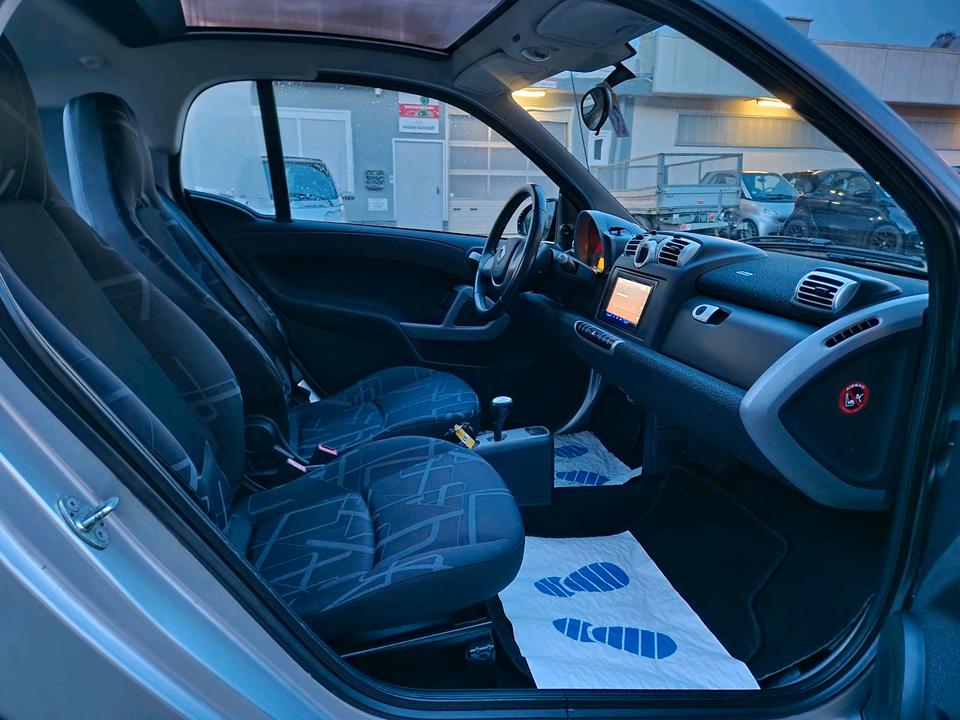 smart forTwo AUTOMATIK,KLIMA,PANORAMA,GARANTEI INSP+TÜV NEU in Essen