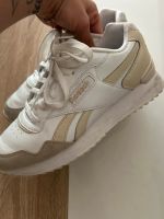 Reebok Damen Schuhe, Turnschuhe, weiß, gold in Gr. 37 Hessen - Bad Soden-Salmünster Vorschau