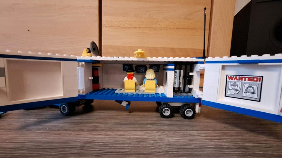 Lego City Überwachungs-Truck 60044 in Dinslaken