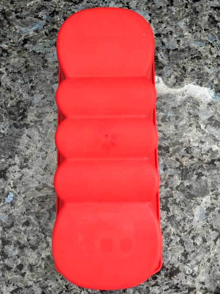 Tupperware Silikon Backformen rot verschiedene Formen *Neu* in Ulm