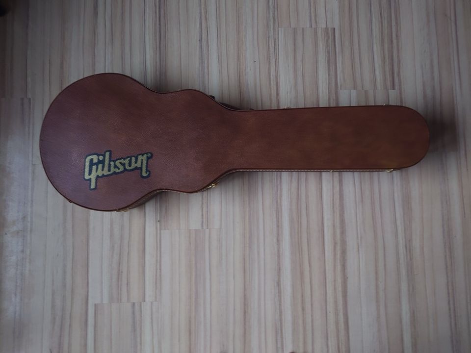 Gibson Slash Vermillion Burst in Essen