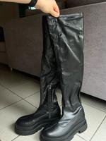 Bershka – Overknee-Stiefel aus Kunstleder in Schwarz mit Plateau Baden-Württemberg - Ulm Vorschau