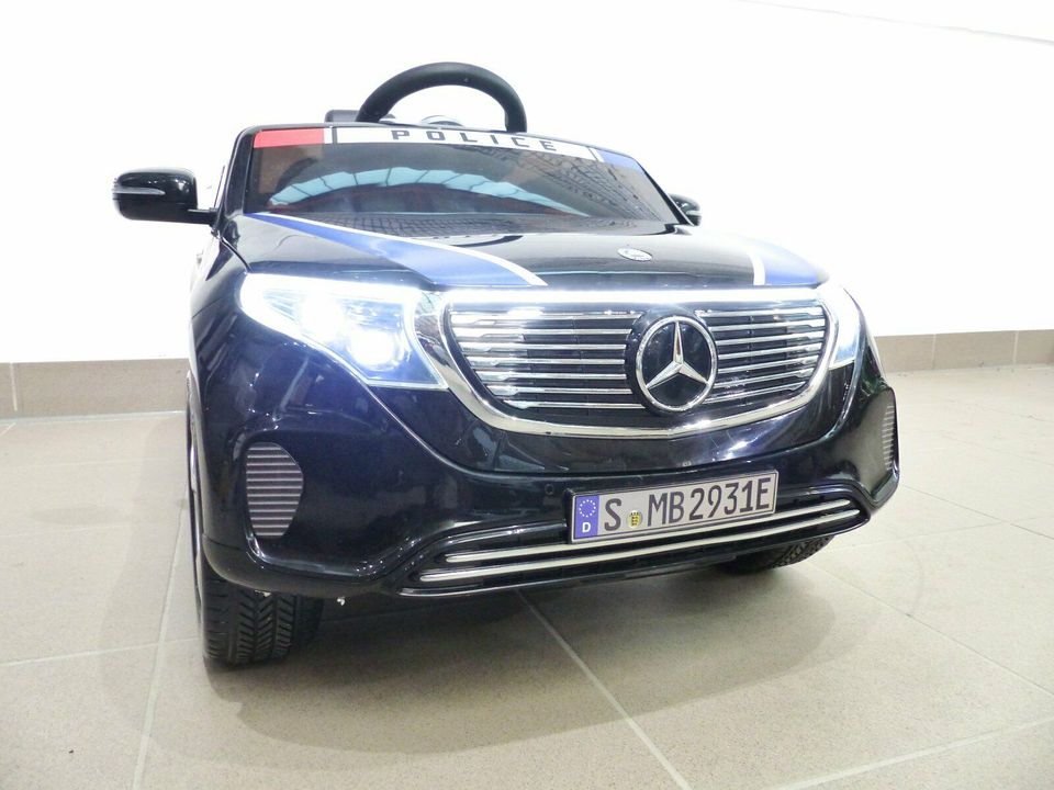 Kinder Elektroauto Mercedes EQC Polizei 2xMotoren MP3 USB Fernst. in Greven